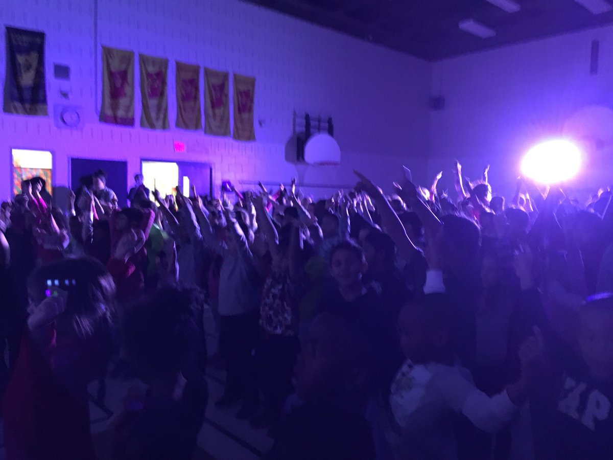 An uplifting day @POPschoolOCSB     with Pulse Retreat! Know God, love God, serve God....and dance! 
 🙏🏼😊💃🏻🕺🏽