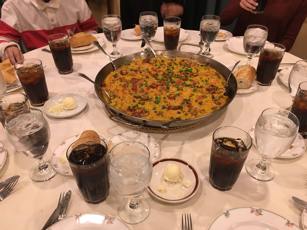 KHDoyle1's tweet photo. Had a great time at Costa del Sol practicing Spanish and eating paella with these 49 students. #PlattMYM https://t.co/P6Rv2wZi9G
