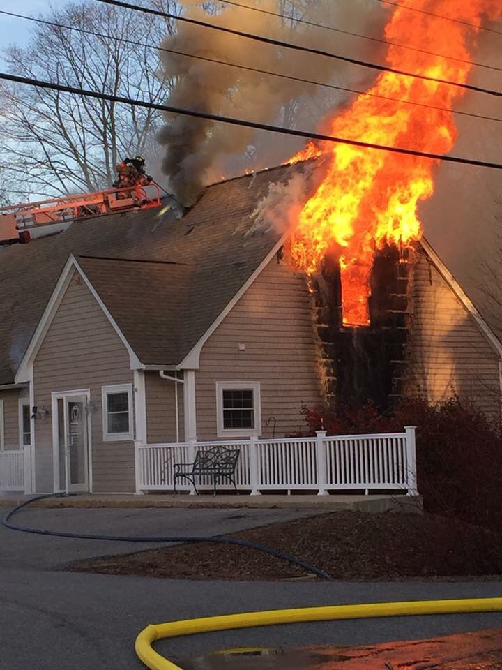 EPff3491's tweet photo. Thanks to our #MutualAid @durhamfire2253 @nhpff3211 @HamptonNHFire @Seabrook_Fire @EastKingstonFD Newmarket Fire Kensington Fire @IAFFLocal1313 Brentwood Fire Lee Fire
@hamptonfallsfd
@Local1783
Exeter ALS
Covering the station and handling #MultipleCalls Kingston @NewburyportFD https://t.co/ZMCAgYBoaK