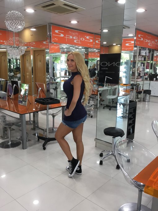 En @SpejoSpeluquero Muchas gracias 💇🏼&zwj;♀️💇🏼&zwj;♀️💇🏼&zwj;♀️💇🏼&zwj;♀️💆🏼&zwj;♀️💆🏼&zwj;♀️💆🏼&zwj;♀️💆🏼&zwj;♀️💆🏼&zwj;♀️💜💜💜💜😘😘😘 #YolaBerrocal<a class="tags" target="_blank" title="On Twitter" href="/?out=eyJ0eXAiOiJKV1QiLCJhbGciOiJIUzUxMiJ9.eyJpYXQiOjE3MjIwMzI4NzcsImlzcyI6InR3cG9ybnN0YXJzLmNvbSIsIm5iZiI6MTcyMjAzMjg3NywiZXhwIjoxNzUzNTY4ODc3LCJyZWRpcmVjdF91cmwiOiJodHRwczovL3R3aXR0ZXIuY29tL1NwZWpvU3BlbHVxdWVybyJ9.2UQc6_08p1sXSTHOm0q9ckj3A5xrWFHq5gZIi7BUJVkbdwWjYIUScMocKgpGXSL_f8bQ_U552NA8zoW2gW4LKA">@SpejoSpeluquero</a><a href="/tag/yolaberrocal"class="tags"><span>#yolaberrocal</span></a>