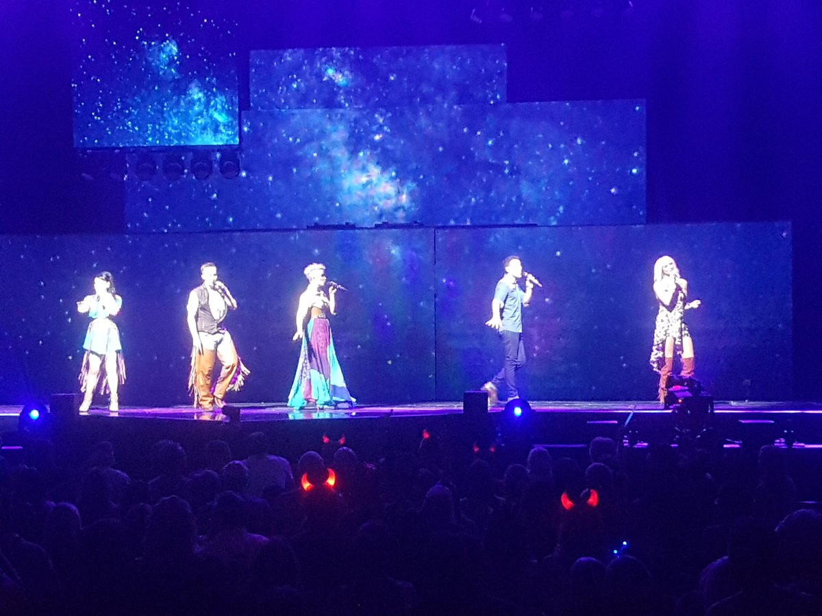 jodiewallis9_'s tweet photo. @_ClaireRichards @LSLofficial @Faye_Tozer @Ianhwatkins @llatchfordevans you were all amazing! What a show! #lovesteps https://t.co/Zm7ojCdTkk