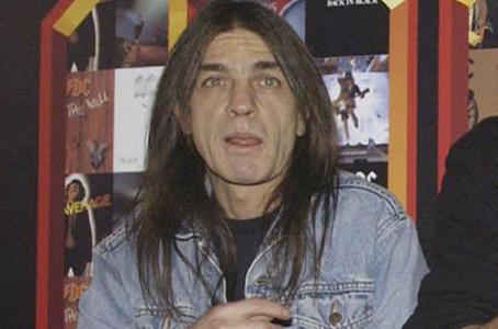 volium_mx's tweet photo. Descance en paz #MalcolmYoung, cofundador de AC/DC.
El cofundador del grupo australiano de heavy metal murió a los 64 años tras sufrir demencia por mucho tiempo, informó la banda el sábado a través de su página en Facebook. https://t.co/DP0kFVk86K