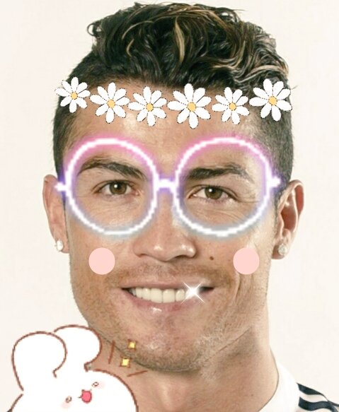 ronaldo7sofbot's tweet image. His smile ・。・゜★・。・。☆・゜・。・゜。 so bright