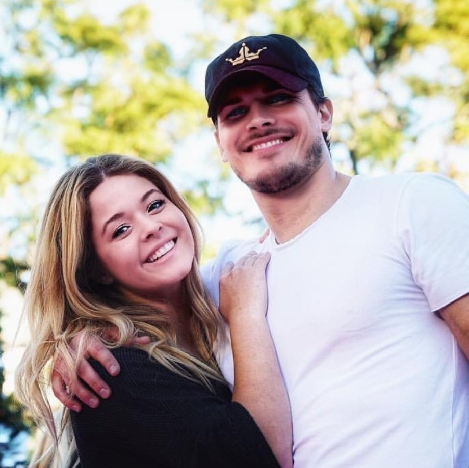 inmymind888's tweet photo. One last time #teamAteam 

LET'S TREND OUR WINNER! 

@SashaaPieterse @Gleb_Savchenko thanks for letting us being part of your journey. We will missyou 

#proudofsasha AND #proudofgleb 👸🤴
#teamAteam https://t.co/BpRe89c1kn