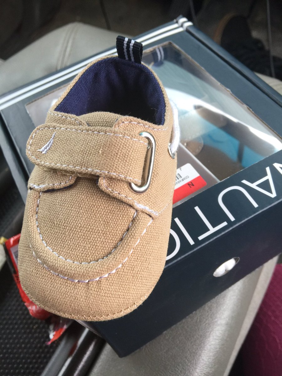 _CashShayx's tweet photo. Found these at Ross for $10.00! Definitely couldn't pass up on that price ๐. Plus Ace's mommy love a sale & clearance rack ๐๐ค. #firstpairofshoes ๐ถ๐พโค๏ธ! https://t.co/4i7UgQhSgR