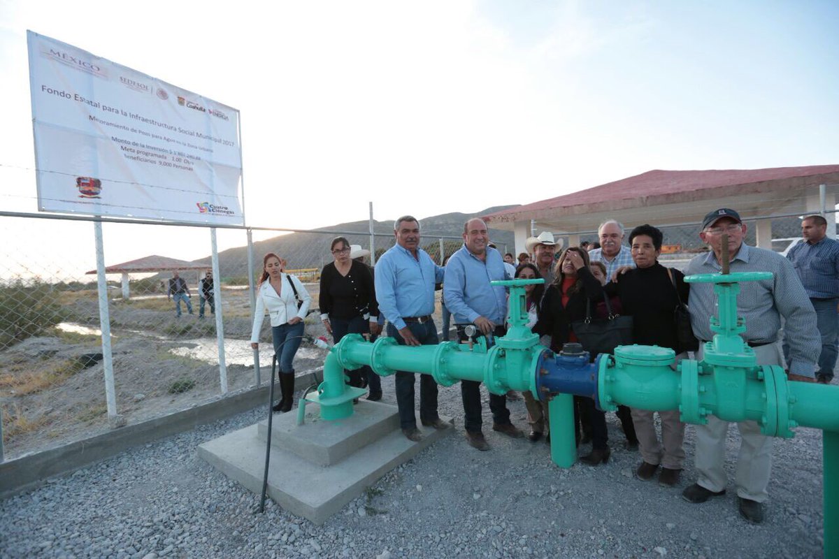 rubenmoreiravdz's tweet photo. @4CienegasMagico echamos andar pozo de agua.  Con  Miguel Guevara @cuatrocienegasp aseguramos el abasto   para “La Perla del Desierto” @CoahOrgulloNort https://t.co/42fMQ2QsSX