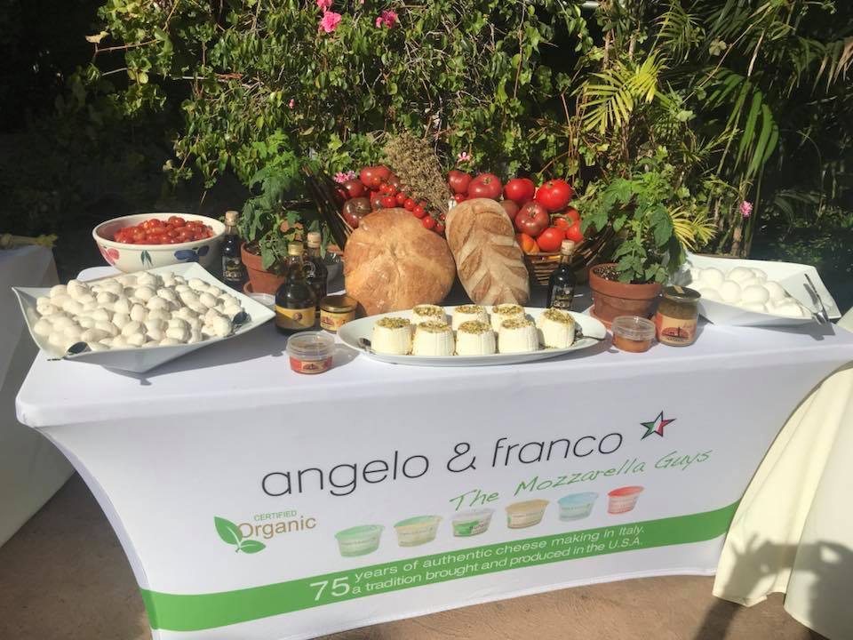 verde_dhom's tweet photo. Top 5 keys to wellness: staying hydrated, exercising, feeling the ocean breeze and chatting with friends while eating Italian food 🥤🏋️♀️🌊👫🍝 #WorldWeekOfItalianCuisine #gardenparty #ItalianTaste 🇮🇹 #TuesdayThoughts #LeandroLuppi https://t.co/4zSrxeprr1