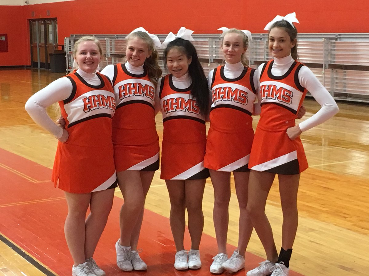 Kiger7HHMS's tweet photo. 8th grade Cheerleaders!! A great group of ladies!! #hhmspride #hhmscheer https://t.co/TlP6Kxtnfv