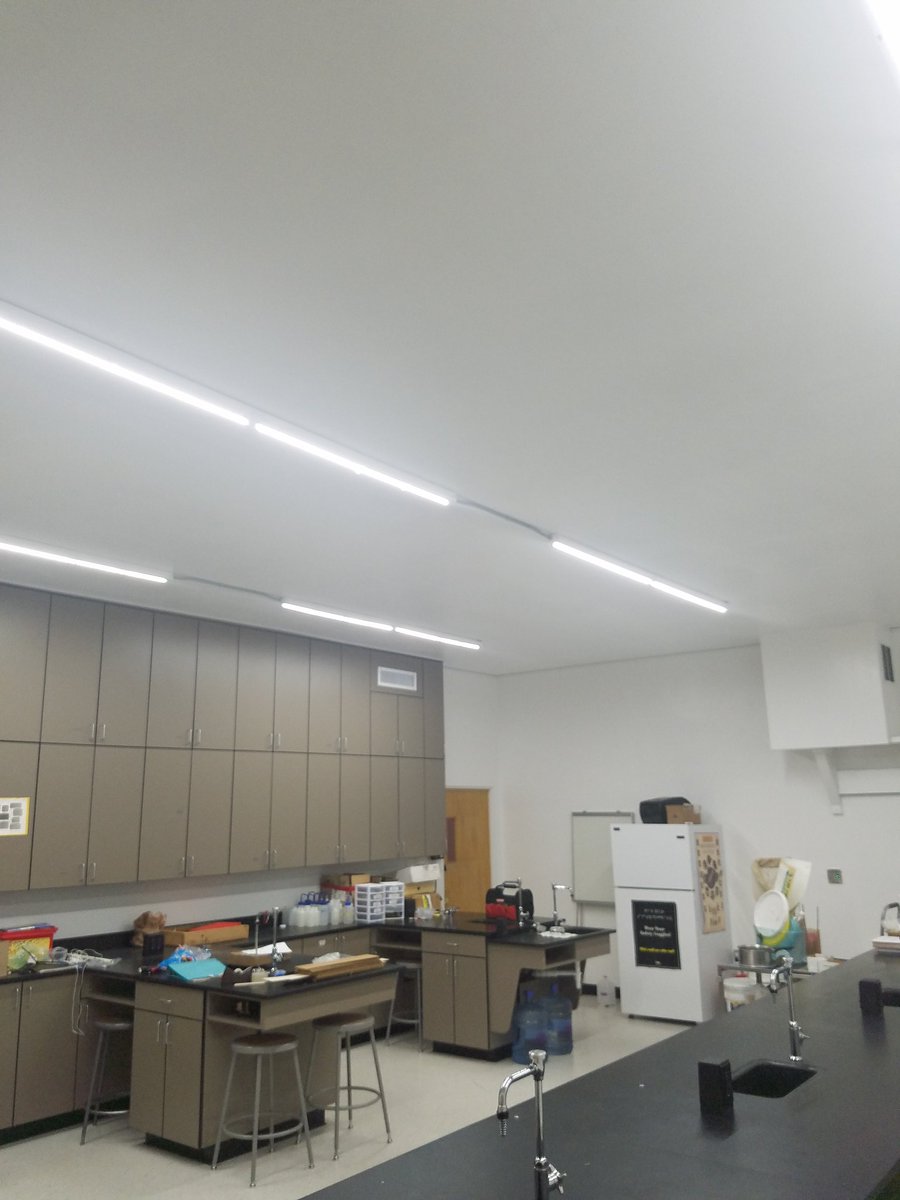 TBucky3's tweet photo. #EDLD657 New LED lighting in the science lab exceeds the 500 lx recommendation. https://t.co/rZVXPvBFIs
