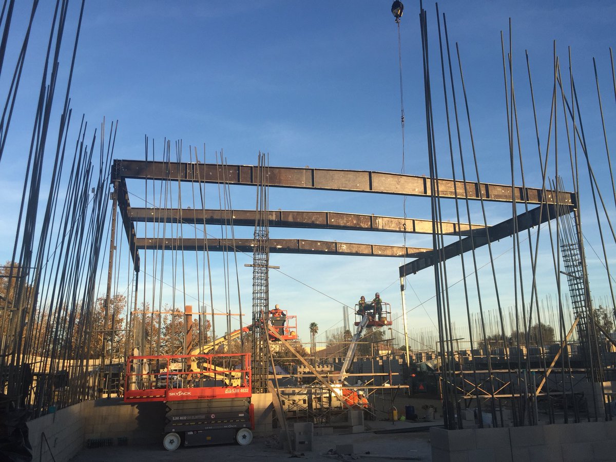 EtiwandaRed's tweet photo. Great progress being made, steel frame for the theater is being installed. Eagle Pride! https://t.co/SVNKrpbVTs