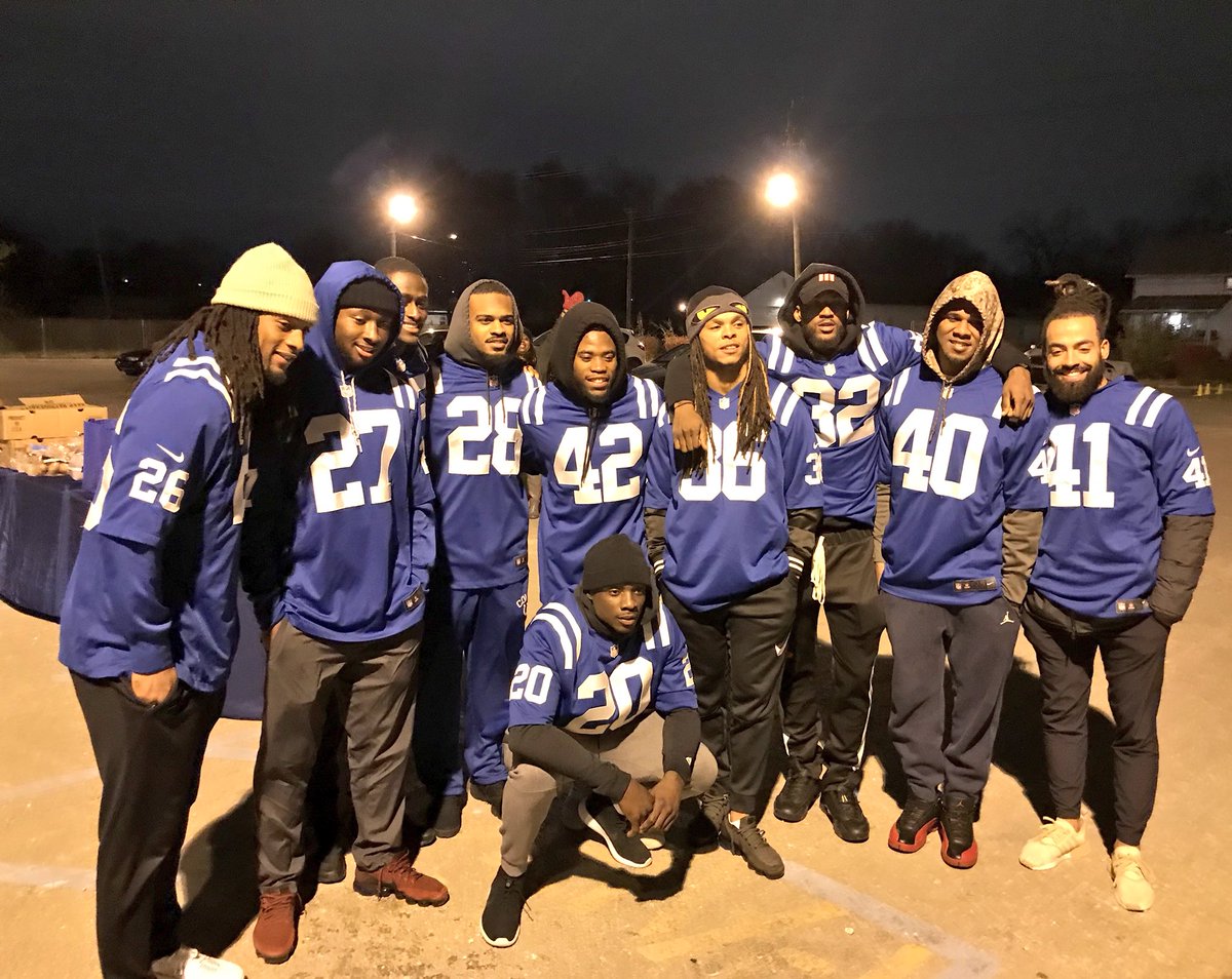 ByHeatherLloyd's tweet photo. Hey, @MDOTADAMS20. Happy Thanksgiving! You may not be here, but you’re still a blessing. Your guys are out here carrying out your mission of bringing Thanksgiving to inner city families. Just thought you should know. #DBsGiveBack #MakePopsProud https://t.co/TgopymIVHX