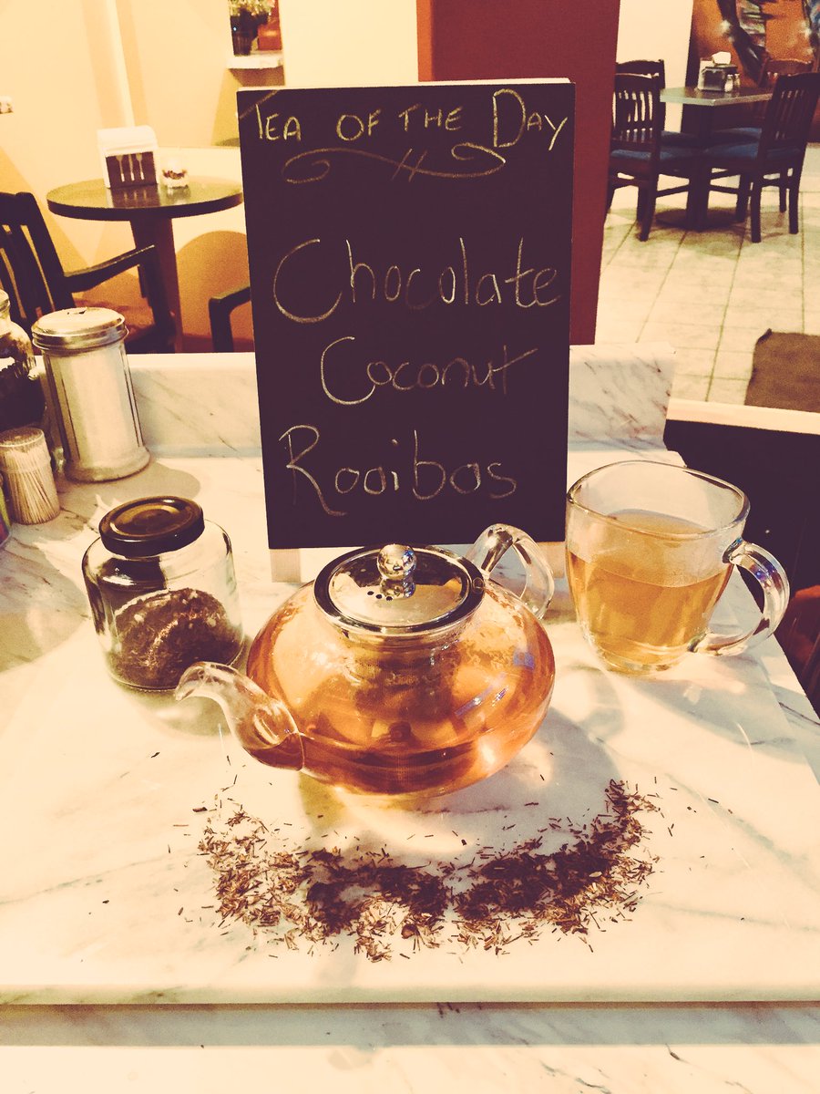 It’s tea time!!!! The joy of the day? CHOCOLATE COCONUT ROOIBOS! 🥥☕️🍫 with all this shredded coconut falling from the sky 🌧❄️ I totally need this MAGNIFICENT tea. So yummy! #teaoftheday #chocolate #coconut #rooibos #tea #cityofpg #downtownpg #yum #loongoslol #teatrader