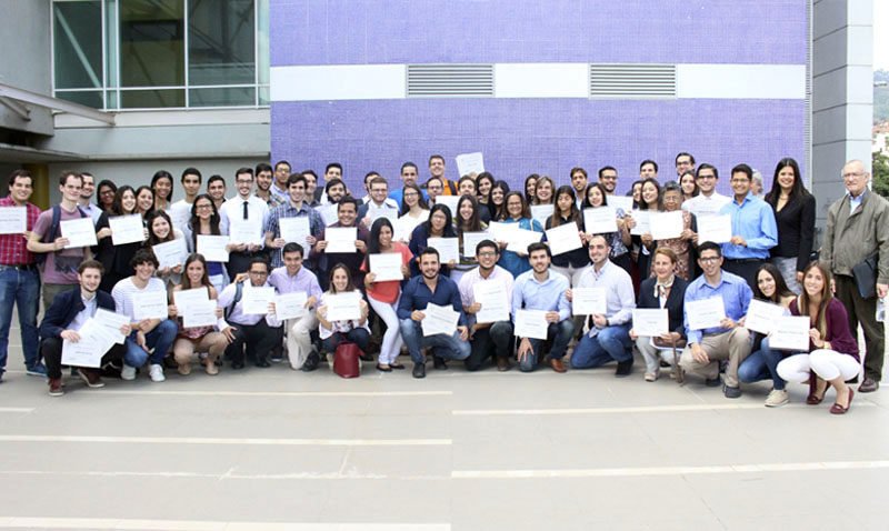 El acto de reconocimiento a la excelencia académica celebrado este 17 de julio sirvió de cierre a la Semana del Economista. ow.ly/Arav30gHibB