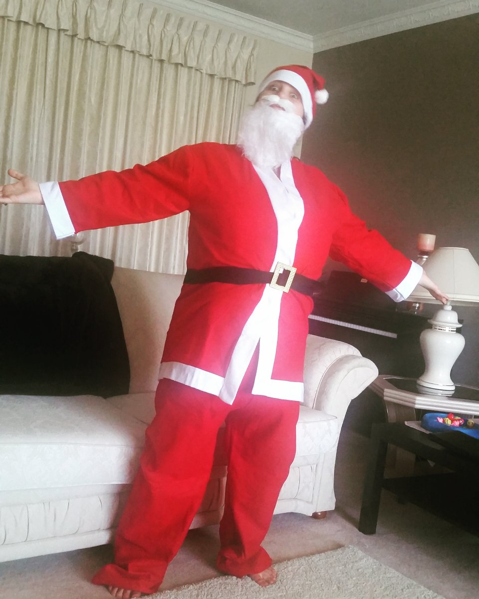 marssosliss_'s tweet photo. The best way to spread christmas cheer #noshamewednesdays #topaunty #melissanta @jackwhitehall https://t.co/FEyjYQ242j