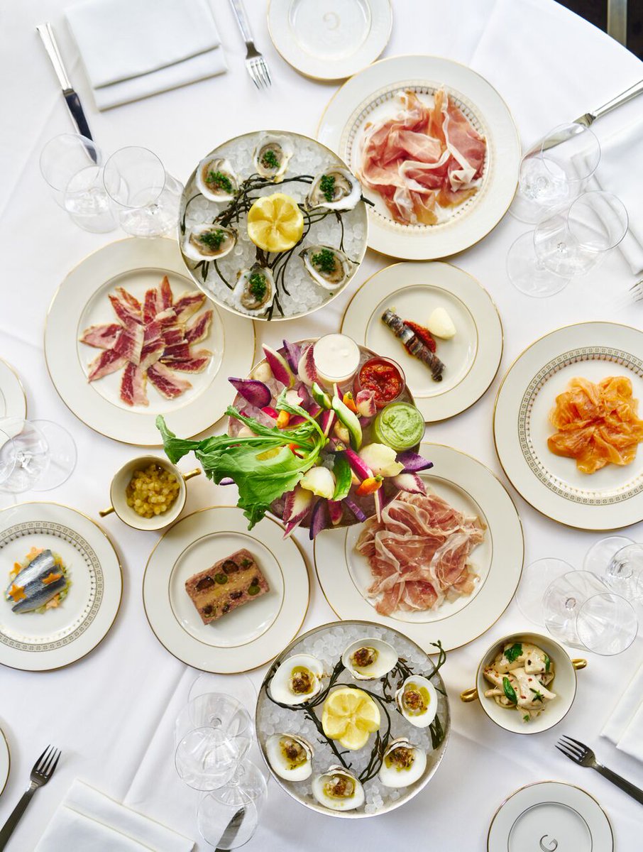 CSQMag's tweet photo. New York Minute: #stay @ArloHotels and #dine at The Seagram Building, The Grill former Four Seasons restaurant. #travel #ny #csqmag #csq https://t.co/5IfR8oaOt4