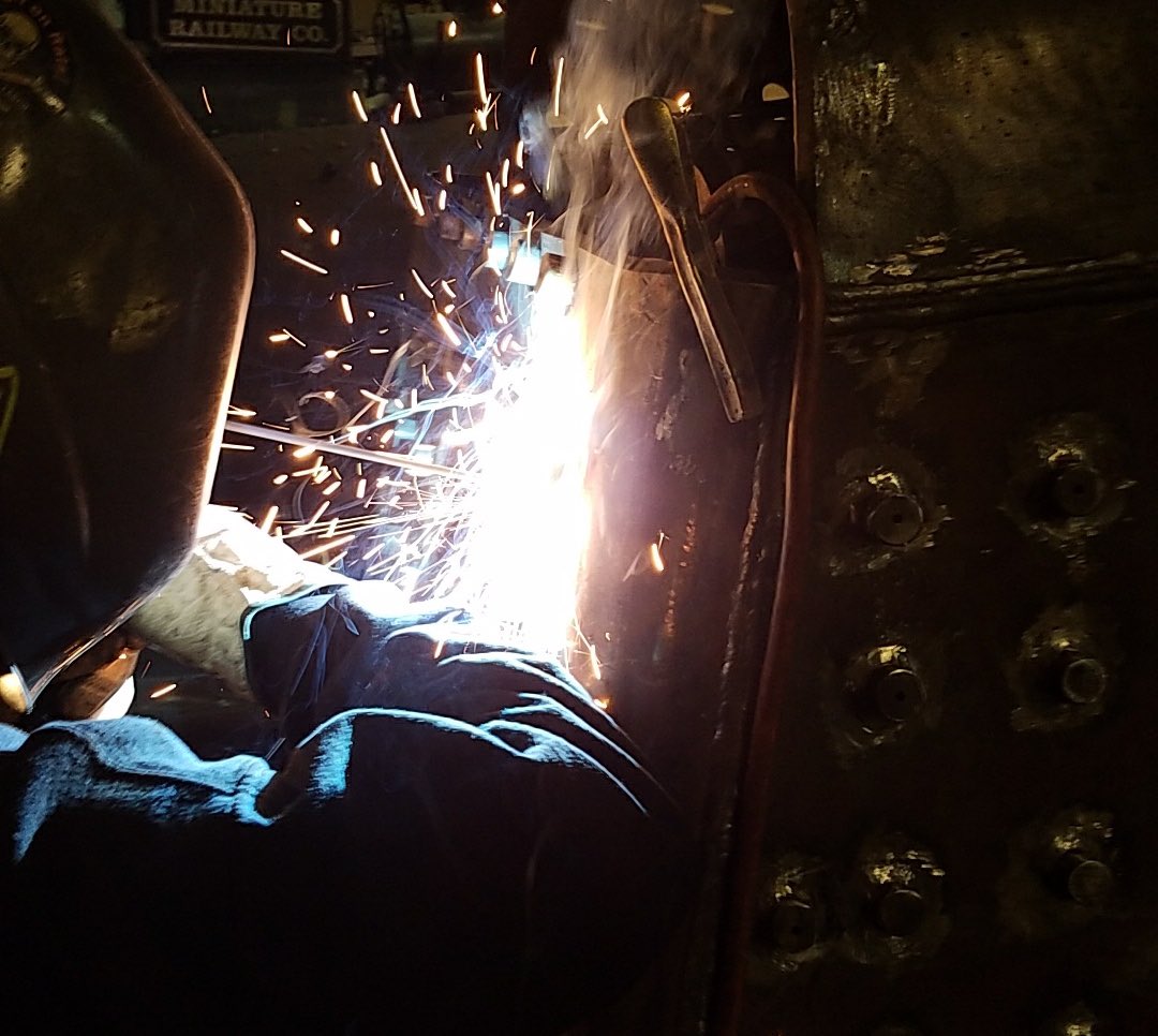 nardosoul95's tweet photo. Just chillin killin #Welding #local101 #boilermakers https://t.co/wp84I7rJSE