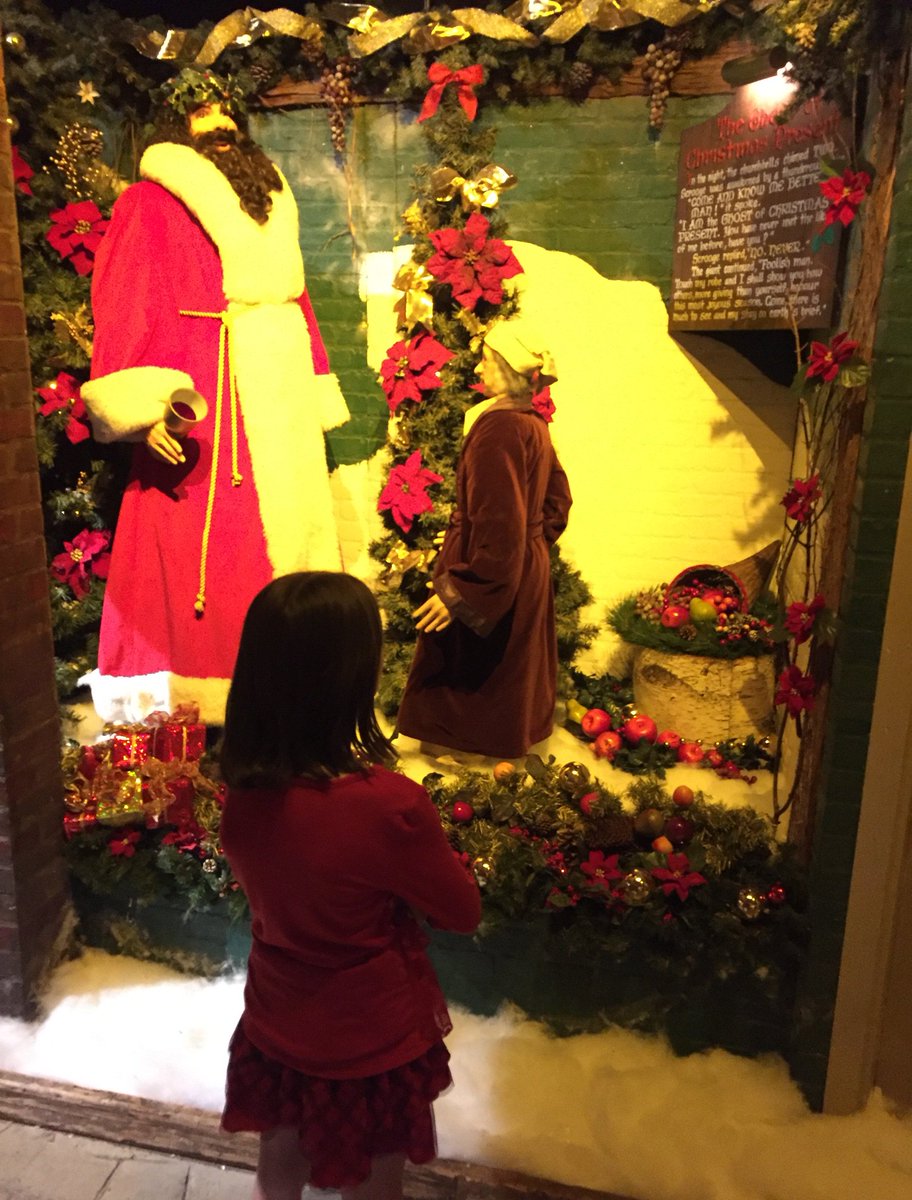 So excited to see the #MacysCenterCityHoliday preview <a href="/Macys/">Macy's</a> of DickensVillage, Santaland, and the iconic light show tonight!! #believe #philly