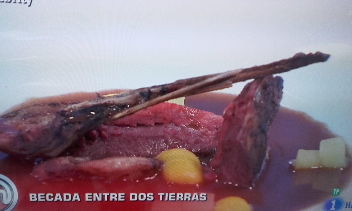 cocinandocaza's tweet photo. #COMIENDOCAZA "Becada entre dos tierras" ahora mismo en #MCCelebrity SAÚL #Fenómeno y SILVIA con la broma de la "becaria" #MorimosDeAmor #Grandes #GENIALIDAD #Platazos #Raices #Próximidad #Cocina #TradiciónYVanguardia https://t.co/CysRfb0pRB