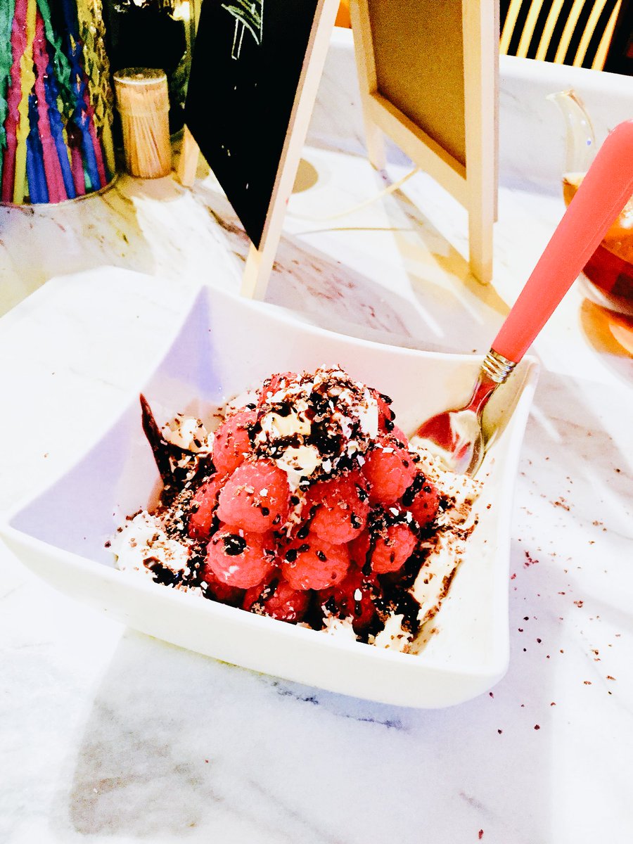 Oh...mon...dieu!! Meet the newest creation for our menu.... *drumroll please* LA TOUR AUX FRAMBOISES!!! It is So Good!! Sweet, decedent and light. YUM 🤤🤤 #raspberry #frenchisfancy #dessert #yum #loongoslol #sogood