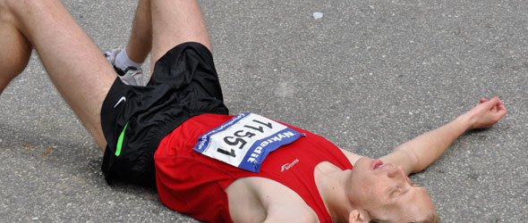 mgsRun's tweet image. Cinco hábitos prohibidos después de correr: 1.No cambiarse de ropa inmediatamente, 2.Permanecer sentado o acostado, 3.No alimentarse, 4.Realizar trabajos de fuerza, 5.Minimizar el esfuerzo realizado | is.gd/yacavf