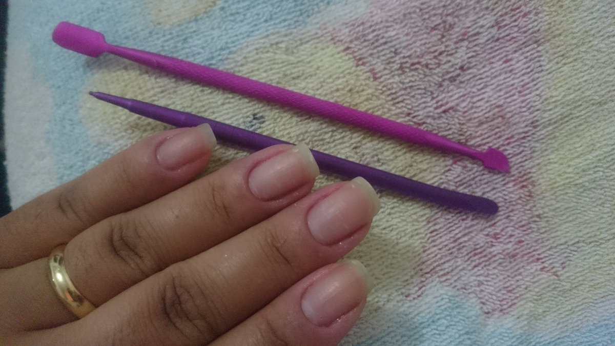 SUBATISTA1's tweet photo. CUTÍCULAS BEM FUNDINHAS SEM "BIFES" DO JEITO Q EU GOSTO 😉 #borapintar https://t.co/9rQwckyg0n