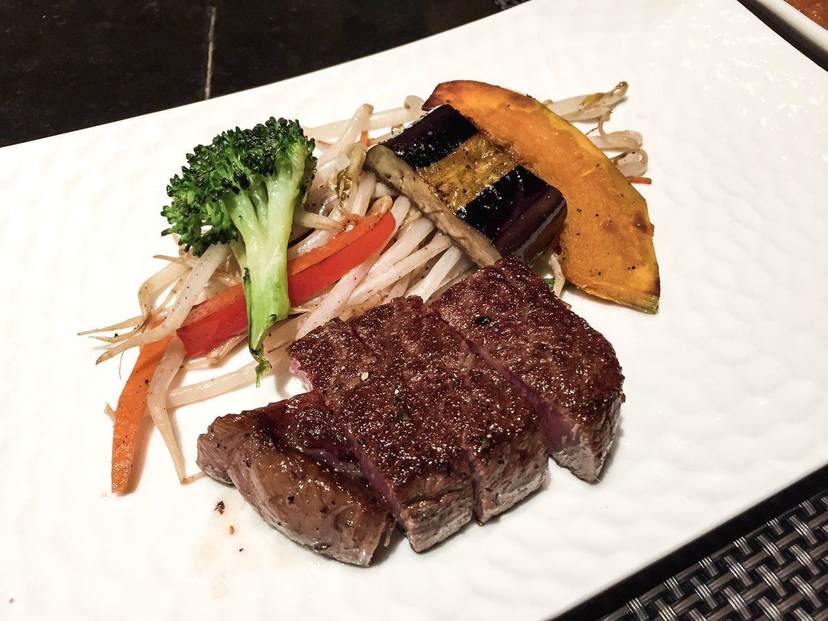 k_inami_'s tweet photo. Really good farewell dinner 🍽
.
.
.
#thankyou #dinner #foods #farewell #japan #restaurant https://t.co/LJXcc1DuHH