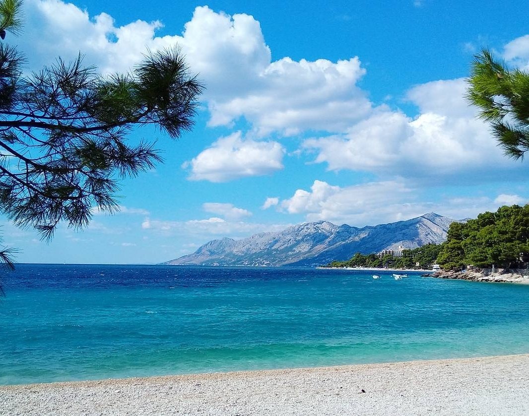 Brela_Croatia's tweet photo. Good morning from #Brela
photo by @friday_tune
#makarskariviera #croatiafulloflife #brelabeach #besttimes #bestplace #bestbeachesoftheworld #colors #romanticmood #romanticplace #romantic ##vacations #holidays https://t.co/arKG5rAjg4