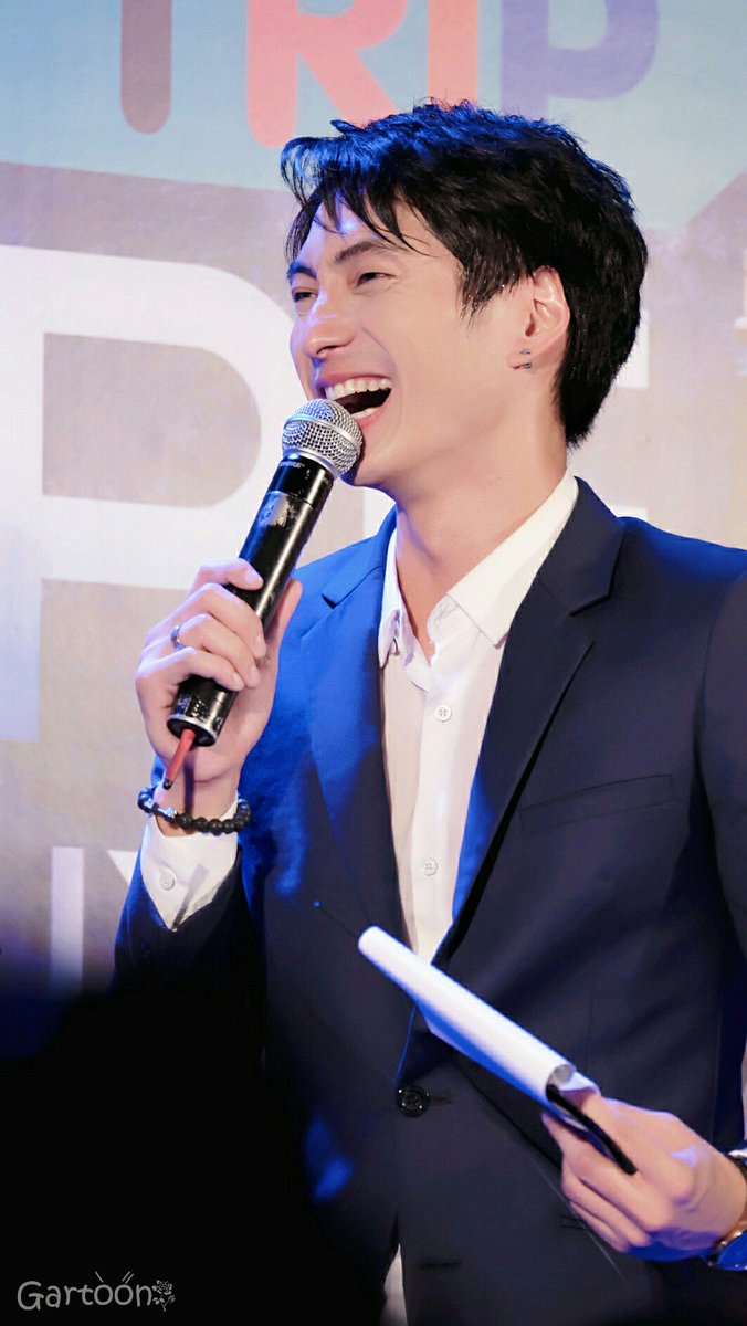Gartoon_M's tweet photo. หลังจากทำงานกะน้องไป
ตอนนี้พี่ๆที่ออฟฟิศก็แย่งกันเปนเมียหลวง เมียน้อย กันใหญ่ 
😂😂😂 ตลกอ่ะ 
PS.  น้องก้อน่ารักจิงๆน่ะแหละ
#นะyouนะ
#ทีมThaNaBoonThaNaYou https://t.co/zoRyKdgAQQ