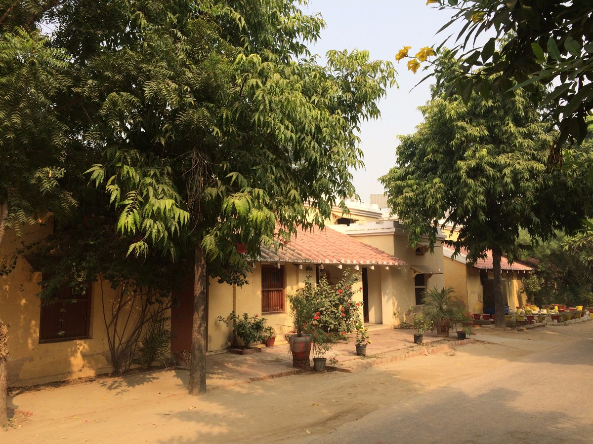 SigmaSixQV's tweet photo. #Clean and #Green #Prem #Nagar at #Dayalbagh. https://t.co/EzwwGYOIo2