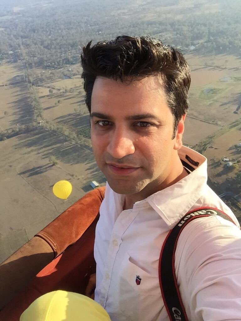 ChefKunal_FC's tweet photo. Surround yourself with people that reflect who you want to be and how you want to feel, energies are contagious.
#WednesdayWisdom #WisdomToShare #quoteoftheday #kunalish https://t.co/AqMpWMHhty