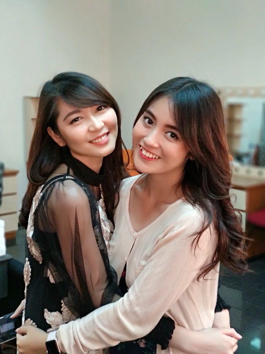 Yeay tadi habis ada kegiatan bareng <a href="/nblh_ayu/">Nabilah Ayu</a> , gak nyangka banget bisa satu kegiatan, heheheh 💙