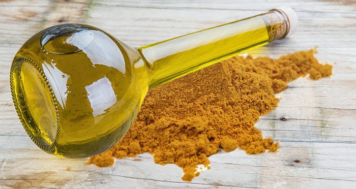 Minyak kunyit sebagai salah satu ramuan herbal untuk mengatasi sejumlah masalah kesehatan. Banyaknya manfaat minyak kunyit untuk kesehatan, tak ada salahnya untuk mencoba memanfaatkanya sebagai pengobatan herbal. Beberapa studi menemukan, senyawa anti-inflamasi dan anti-bakteri