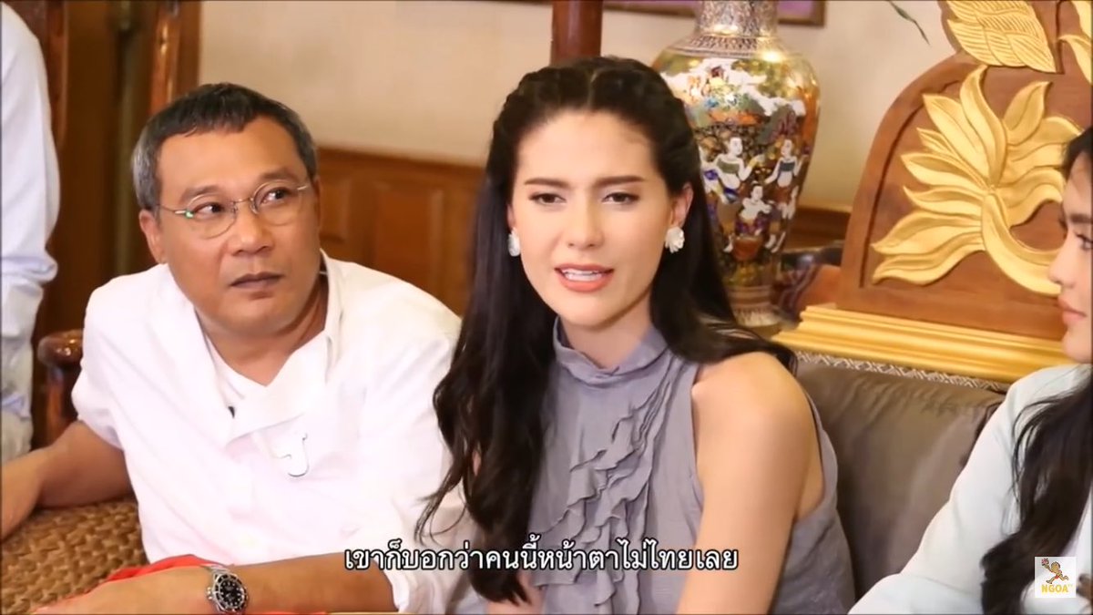 oumbfb's tweet photo. "เขาบอกว่าคนนี้หน้าตาไม่ไทยเลย เราก็แบบ...นี่ก็ไม่เกี่ยวกับความเป็นไทยเลย หน้าตาเราเป็นอะไรก็ได้ แต่ตัวตนเราเป็นไทย" 

อ่านอย่างนี้แล���วก็รีไปจ้า ช่วยมารีญาคว้ามง #MissUniverse #Thailand https://t.co/AGKoyQfKj3