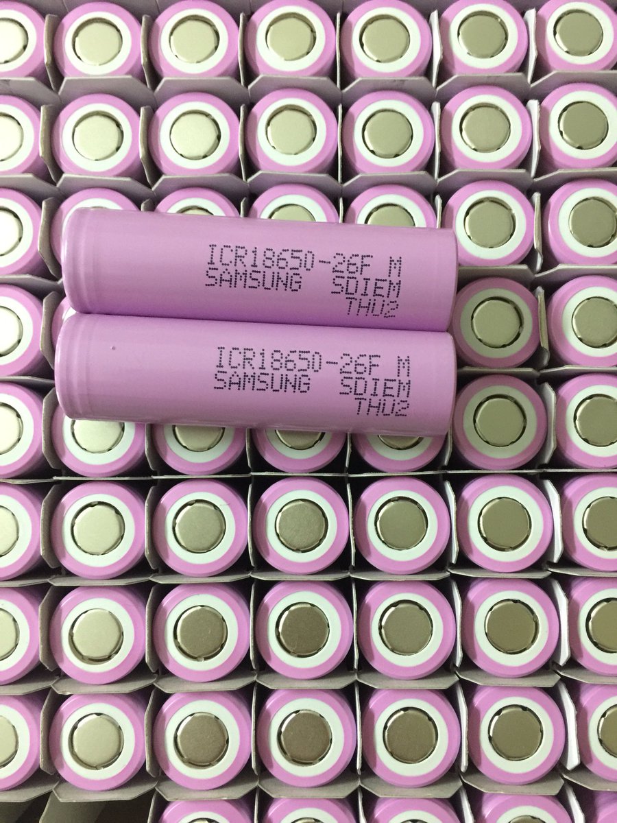cca3650's tweet photo. Samsung ICR18650-26FM 2600mAh
New in stock ! Do you guys want to take some ?🤓
#vapor #vapeon #vaporwave #vaping #eliquid #ejuice #ecig #bst https://t.co/jjJ6qWsX9A