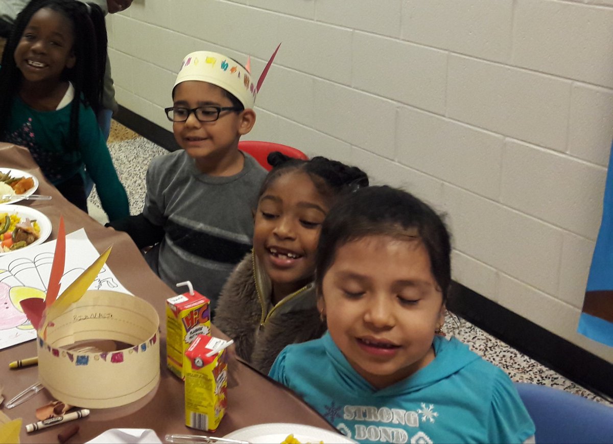 MrsBiteng114's tweet image. Our kindergarten thanksgiving feast was a success!  Thank you to all of the parents for the yummy food! I am very thankful to watch each and everyone of our students learn and grow! #TriangleKinders #ThanksgivingFeast