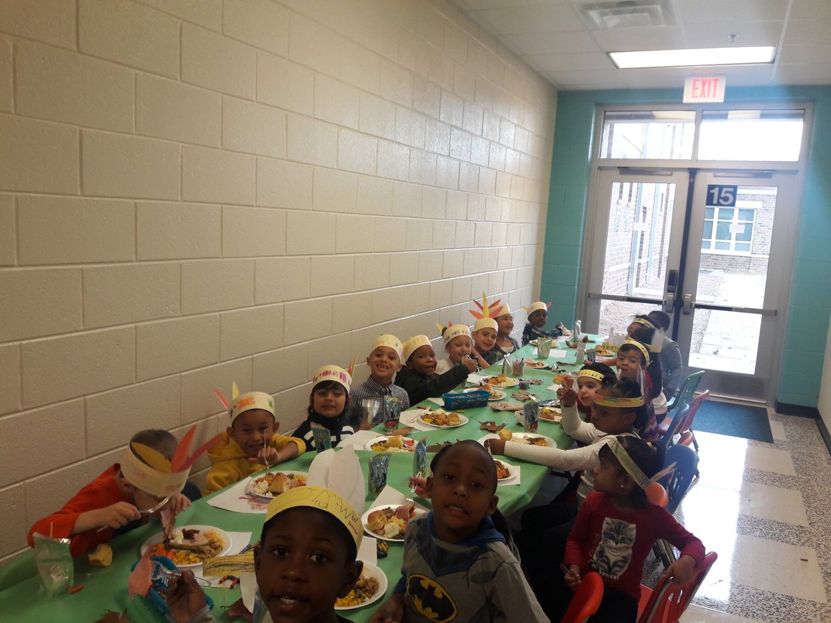 MrsBiteng114's tweet image. Our kindergarten thanksgiving feast was a success!  Thank you to all of the parents for the yummy food! I am very thankful to watch each and everyone of our students learn and grow! #TriangleKinders #ThanksgivingFeast