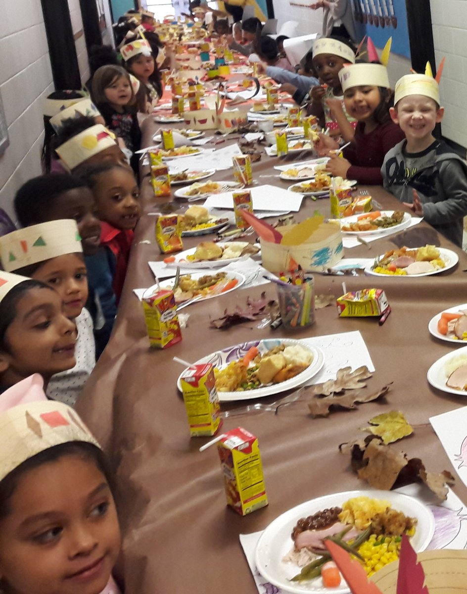 MrsBiteng114's tweet image. Our kindergarten thanksgiving feast was a success!  Thank you to all of the parents for the yummy food! I am very thankful to watch each and everyone of our students learn and grow! #TriangleKinders #ThanksgivingFeast