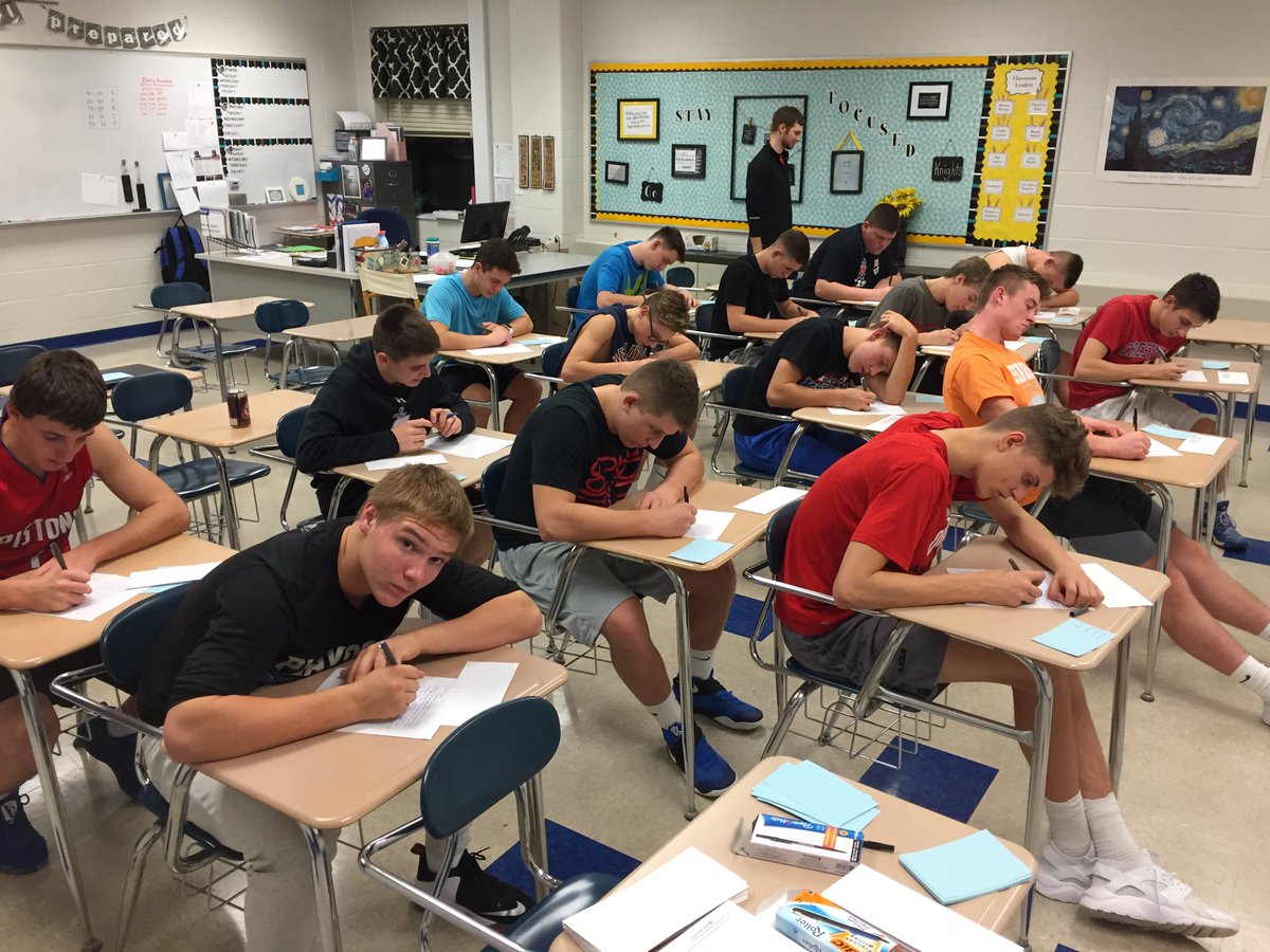 DaveBowen7's tweet photo. Who says high school boys can’t get after it on a writing assignment at 9:30 pm the Tuesday of Thanksgiving break! GOALS AND VISION!!!#Crestviewbasketball https://t.co/51DTJB5j4G
