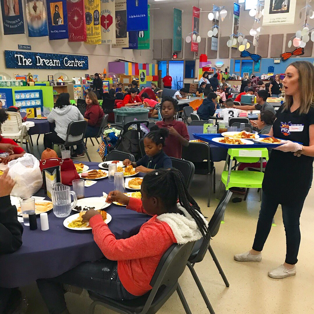 SunsCommunity's tweet photo. We had a great time here at @svdpaz today, assisting with dinner and prepping for their Thanksgiving feast! They’ve been happily serving the Phoenix community since 1946, and we couldn’t be more thankful! 🍎🥪 🍗#Sunsat50 #SunsCommunity https://t.co/nq9KASeLS1