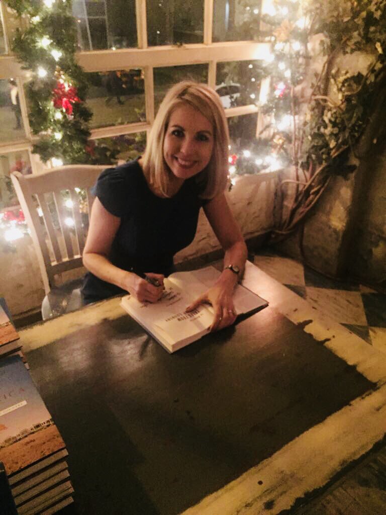 CaitrionaPerry's tweet photo. Thanks to all in NYC who came to my book event last night to listen to @OrlaithFarrell &amp; I talk US politics. Great chatting to so many Irish, Irish-Americans &amp; general politics lovers. @IrishNetworkDC  @TheChurchillNYC @Gill_Books https://t.co/M6BKJdZXLf