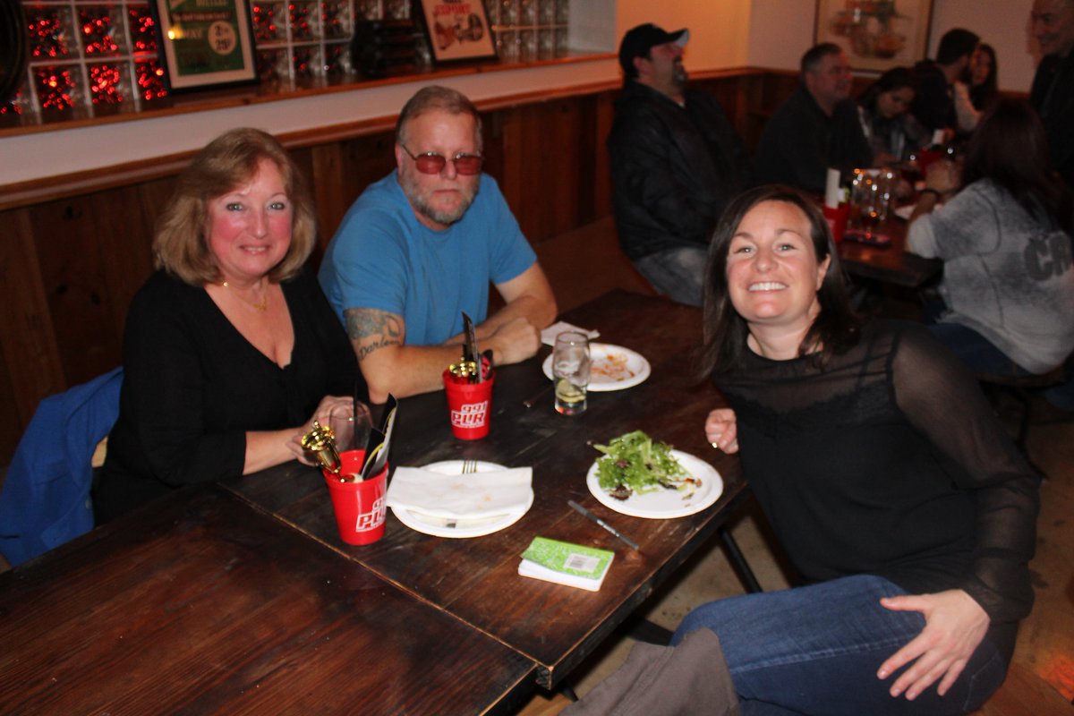 991PLRFM's tweet photo. Great time hanging with the Tribe at the @ChazandAJ Monthly Meal at @BrewportCT in #Bridgeport! Love the food and the beer! #WhateverRocks https://t.co/5gRFhixFxv