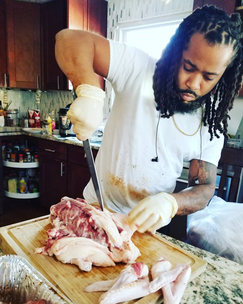 CHEFZAECMC's tweet photo. Knife skills on point . Working on this duck already did the turkey and chicken for this smoked TRUDUCKEN #FOODPORN #CHEFZAE https://t.co/18cBGBctcH