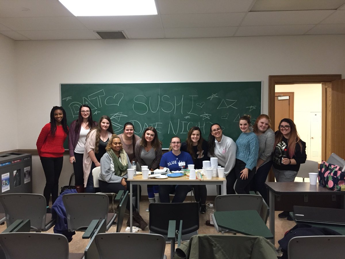 deltazetauw's tweet photo. We had a great time tonight with the ladies of @deltaalphatheta at our sushi social!💕🍱

#deltazeta #deltaalphatheta #sushisocial #greekrelations https://t.co/dl2coit0Pw