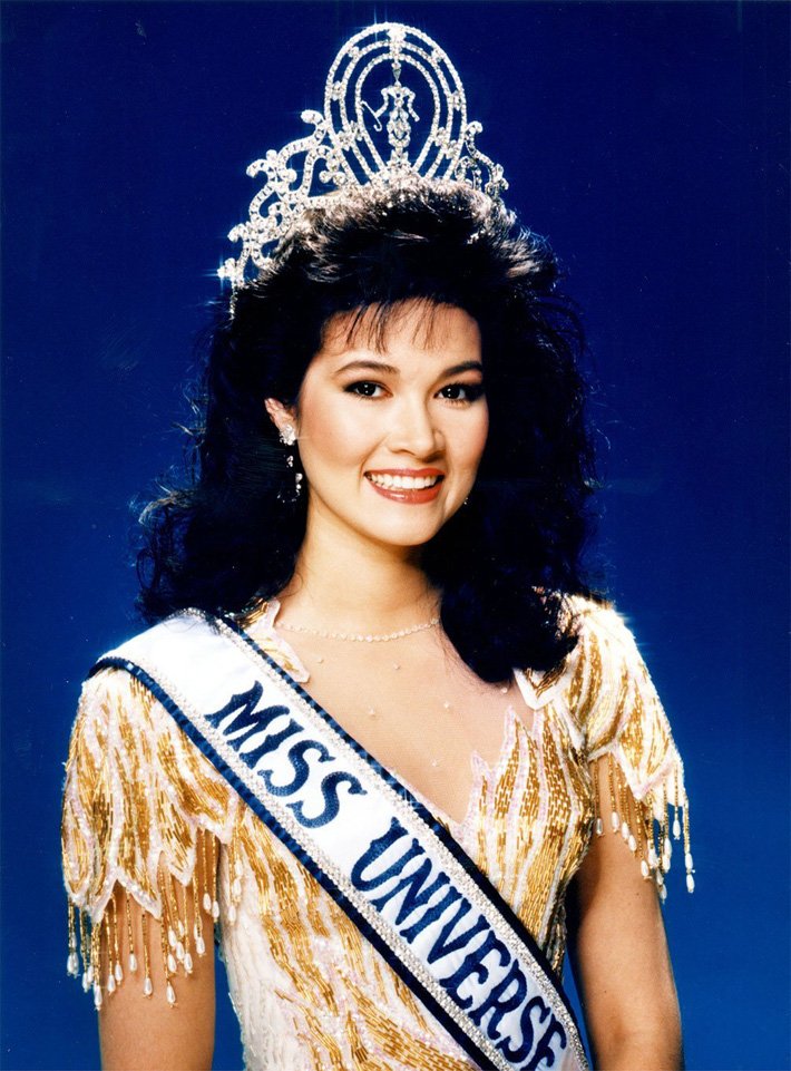 LynnlisalaLynn's tweet photo. ไม่ว่าจะหน้าไทยหรือหน้าฝรั่ง คนสวยก็คืคนสวย และที่สำคัญคนสวยที่จะเป็น MissUniverse ได้ต้องมีทัศนคติที่ดี บุคลิกภาพดี เป็นแรงบรรดาลใจให้ผู้คนได้ สรุปคือไม่ใช่สวยแบบไทยหรือฝรั่งแต่เป็นสวยพร้อมทั้งภายในและภายนอก ซึ่งมารีญามีครบ #MissUniverse #Thailand https://t.co/GbA9xcNJeD