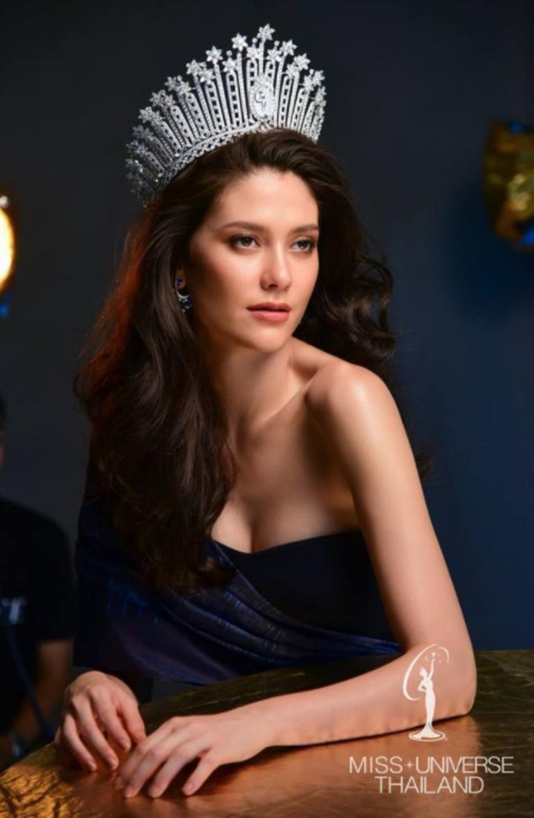 LynnlisalaLynn's tweet photo. ไม่ว่าจะหน้าไทยหรือหน้าฝรั่ง คนสวยก็คืคนสวย และที่สำคัญคนสวยที่จะเป็น MissUniverse ได้ต้องมีทัศนคติที่ดี บุคลิกภาพดี เป็นแรงบรรดาลใจให้ผู้คนได้ สรุปคือไม่ใช่สวยแบบไทยหรือฝรั่งแต่เป็นสวยพร้อมทั้งภายในและภายนอก ซึ่งมารีญามีครบ #MissUniverse #Thailand https://t.co/GbA9xcNJeD