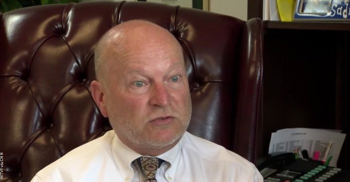 Judge rebuked after offering reduced jail time in exchange for vasectomies bit.ly/2jLNyrc?utm_so… https://t.co/aAI66cARoP