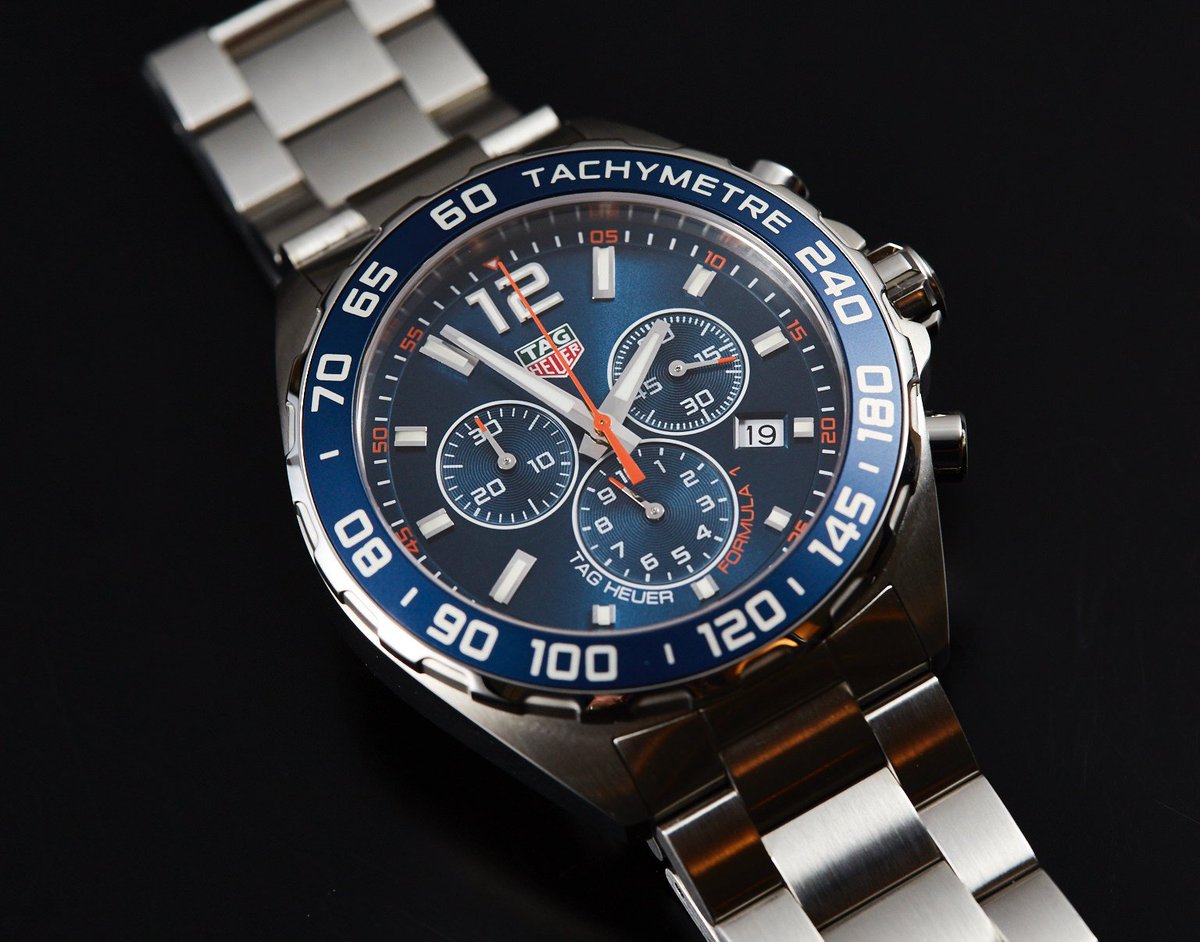 A Tag Heuer Formula 1 watch would be cool...I think I'm becoming addicted youtube.com/watch?v=uIF5XG…