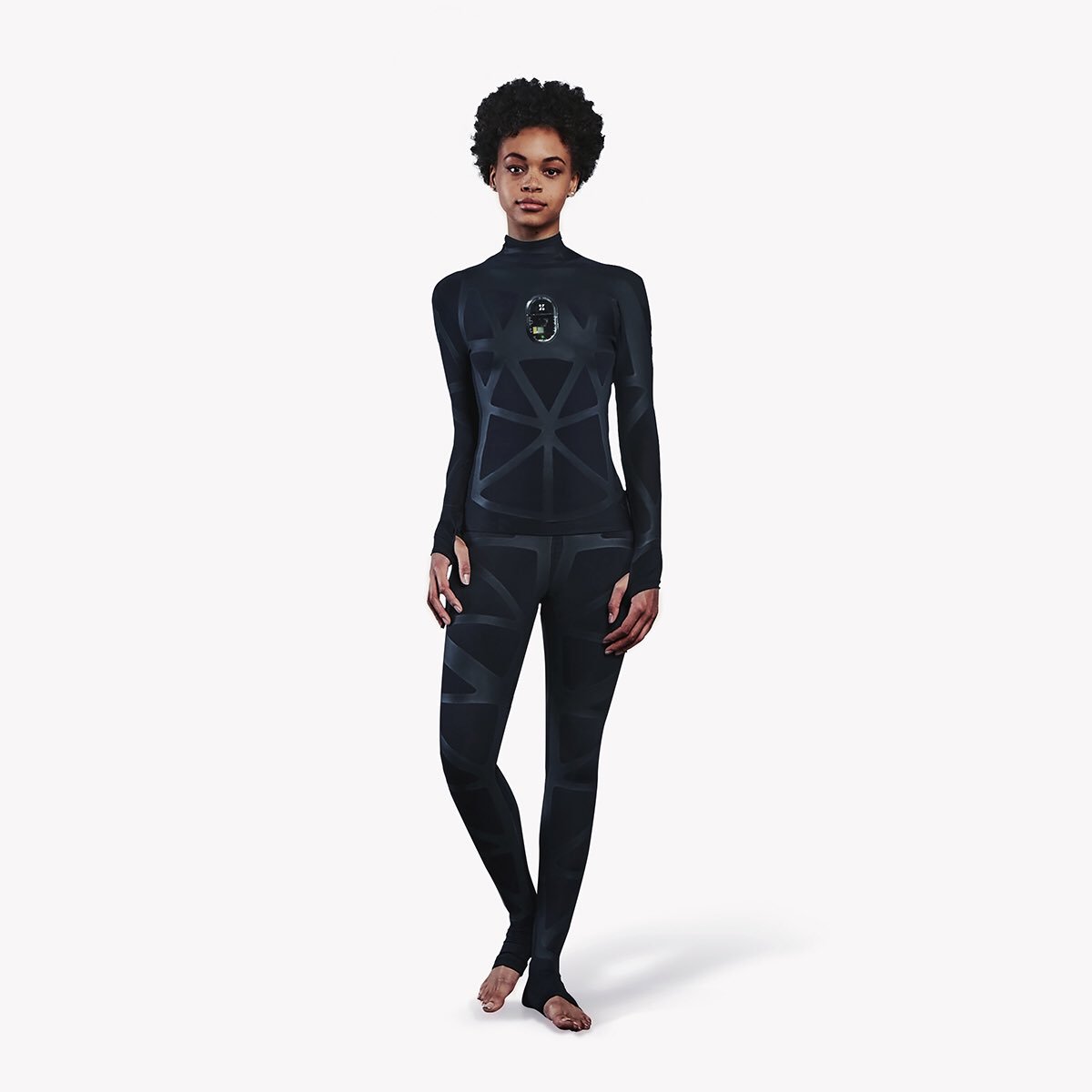 採寸ボディスーツ「ZOZOSUIT」予約開始から仕様変更、到着し始め 採寸ボディスーツ「ZOZOSUIT」予約開始から仕様変更、到着し始め
