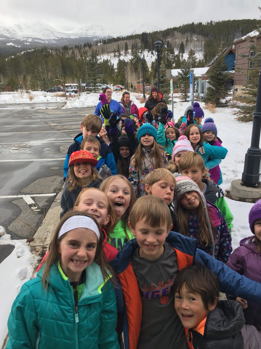 agourlayteach's tweet photo. Wrapping up local gov’t inquiry with a trip to the police station. Thanks to awesome public transportation and the Breck pd #ssdedu #brechat @CKelly3rdGalore https://t.co/bT9AXWpvxm