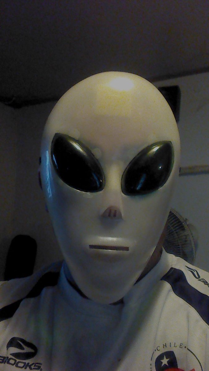 ENIGMAX74's tweet photo. #Area51As aquí viendo @asisomosoficial  con el máster @RinconSalfate un abrazo desde Maule https://t.co/ga9egkil5F